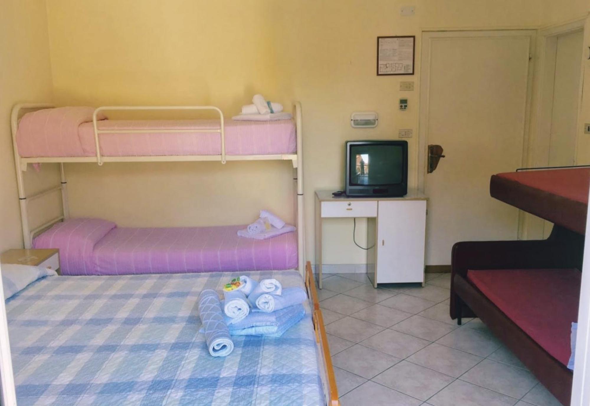 Hotel Bonaria Rimini Dış mekan fotoğraf