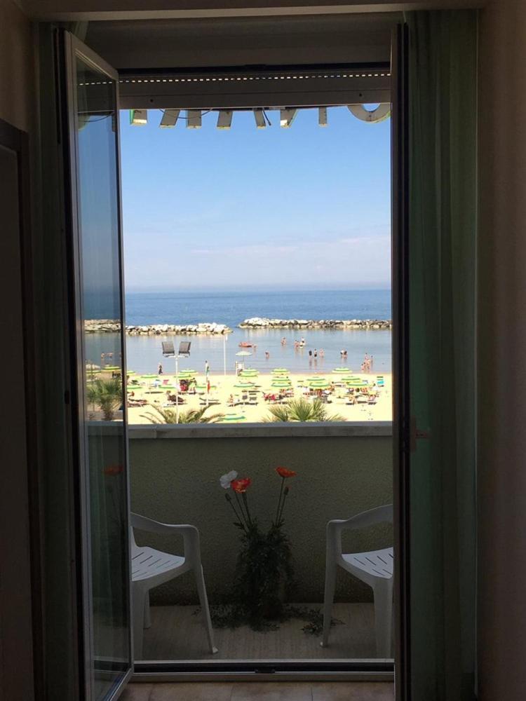 Hotel Bonaria Rimini Dış mekan fotoğraf