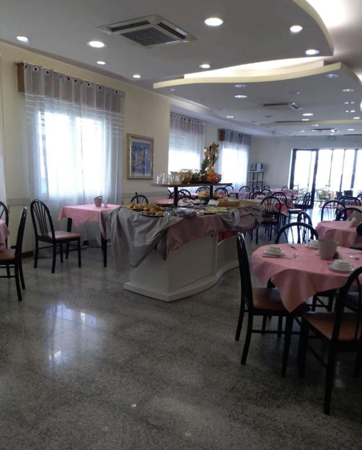 Hotel Bonaria Rimini Dış mekan fotoğraf