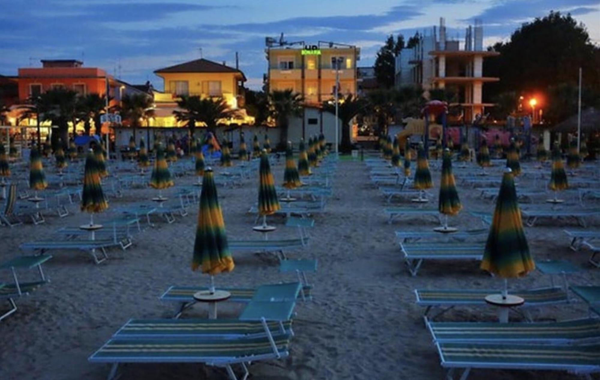Hotel Bonaria Rimini Dış mekan fotoğraf