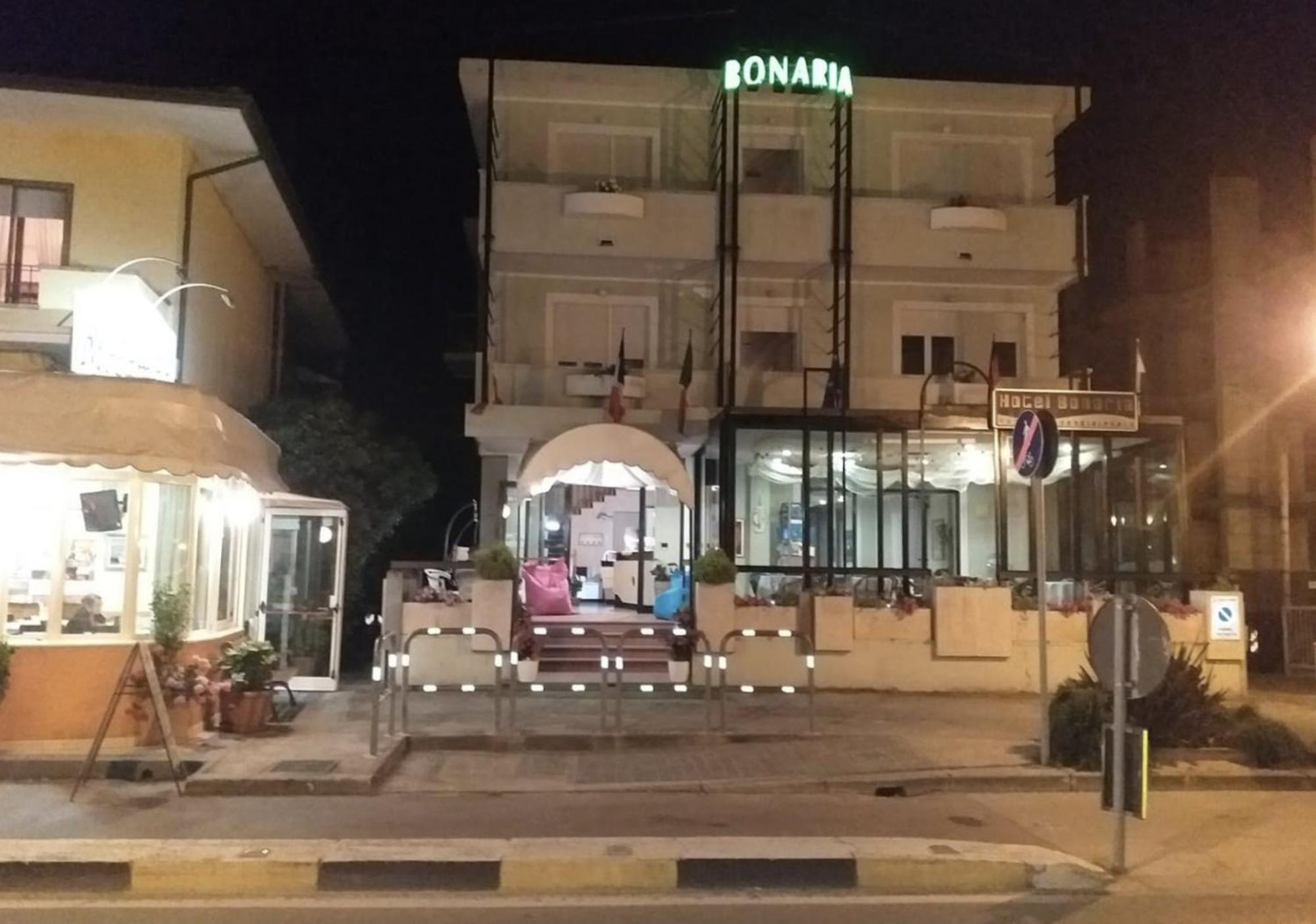 Hotel Bonaria Rimini Dış mekan fotoğraf